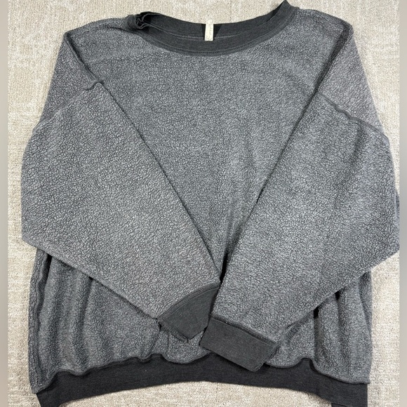Free People Movement Gray Kelly Crew Neck Cozy Textured Sweatshirt Size Small - Picture 2 of 7